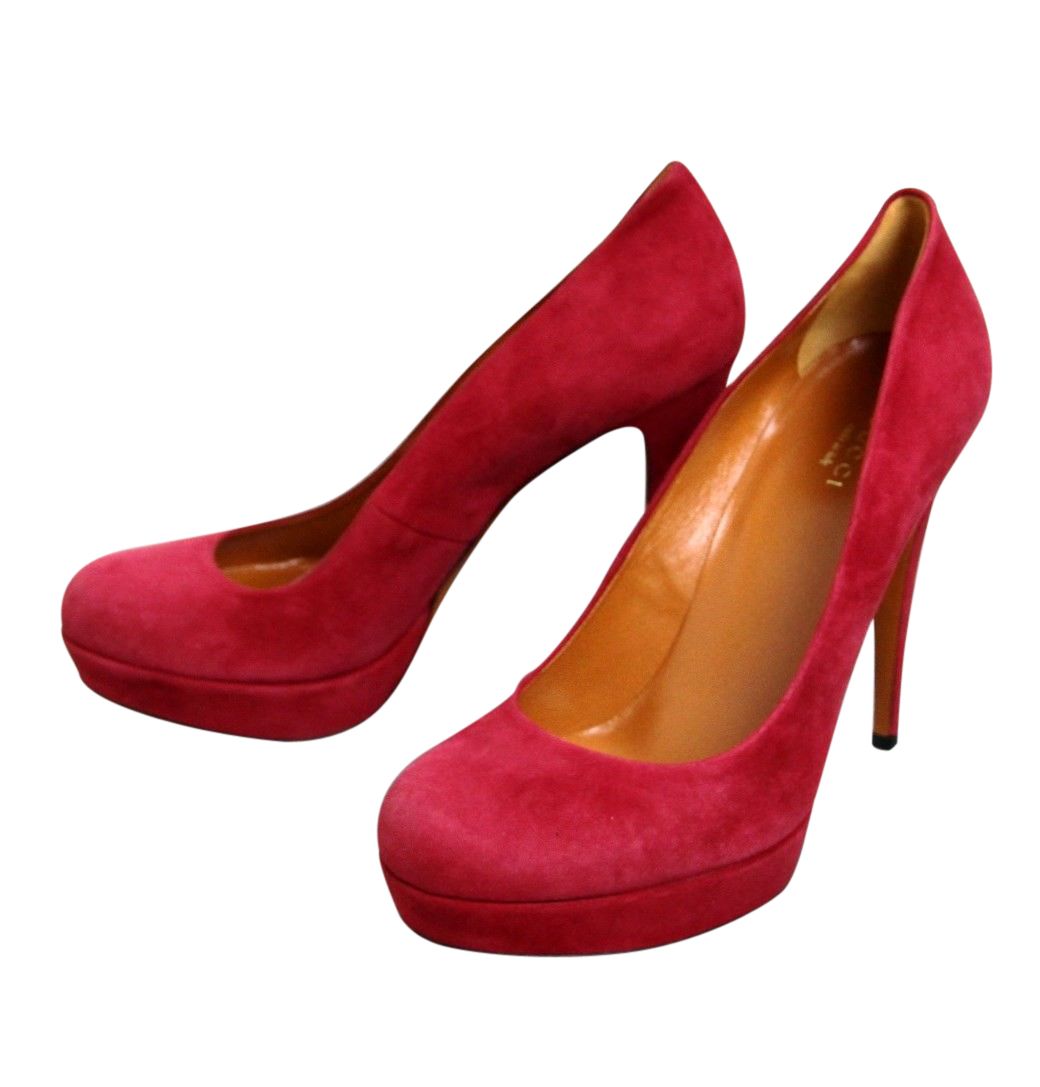 Women's Raspberry Suede Platform Pump Shoes