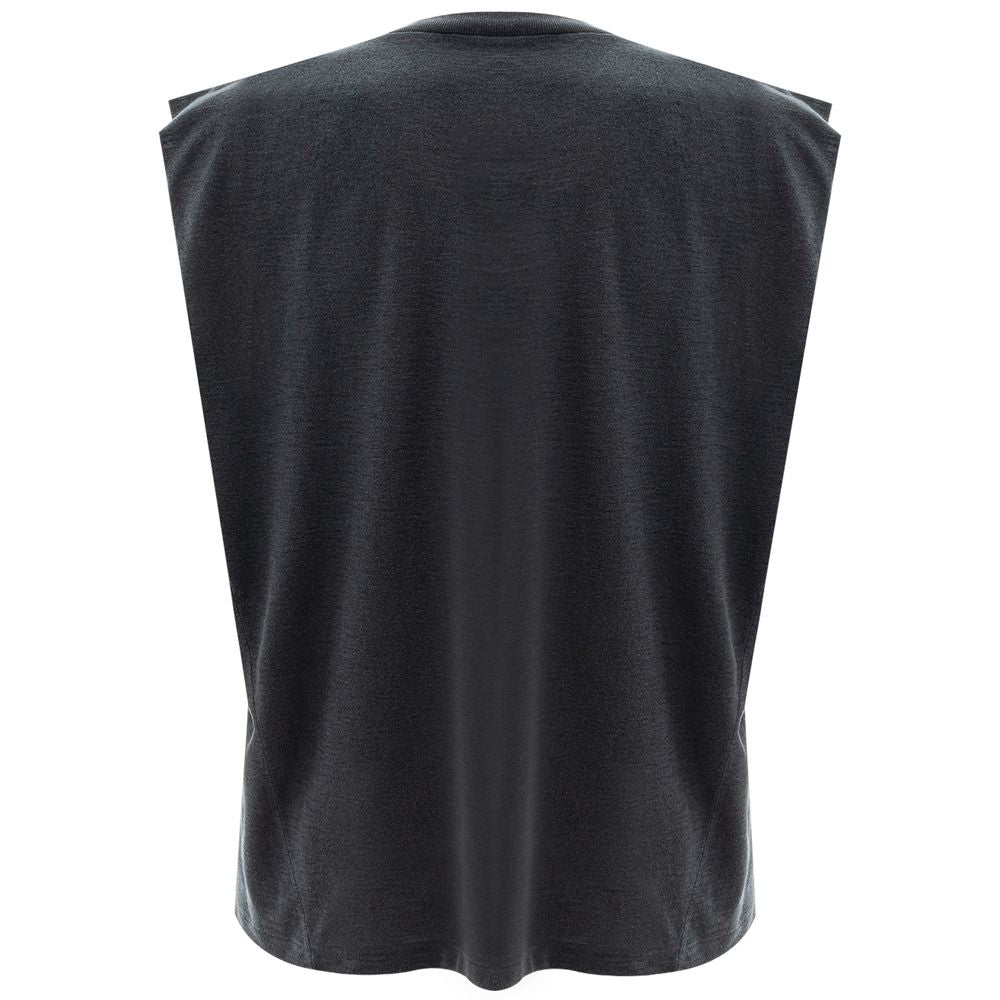 Sleek Cotton Black Tee for the Modern Man